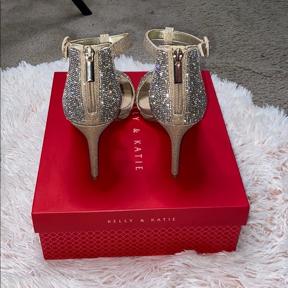 Champagne Dreamy Shimmer Fabric Heels ! - Picture 4 of 5